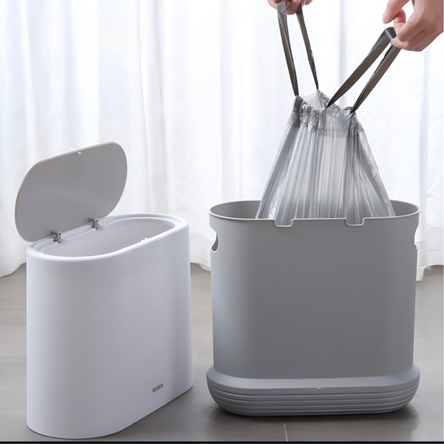 كيس قمامة بلاستيكي