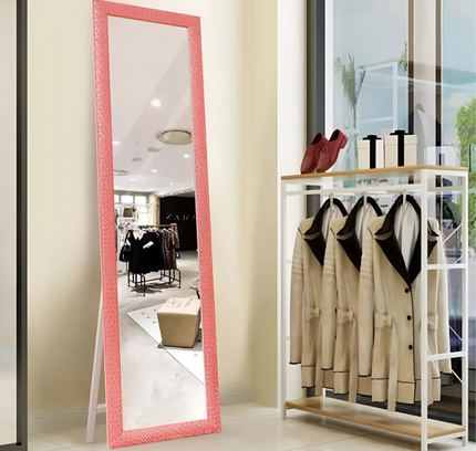 مرآة قائمة بإطار أسود