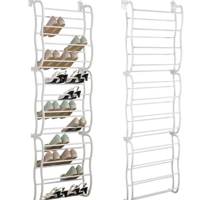 رف أحذية فوق الباب