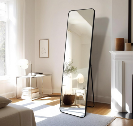 مرآة مستطيلة قائمة باللون الأسود