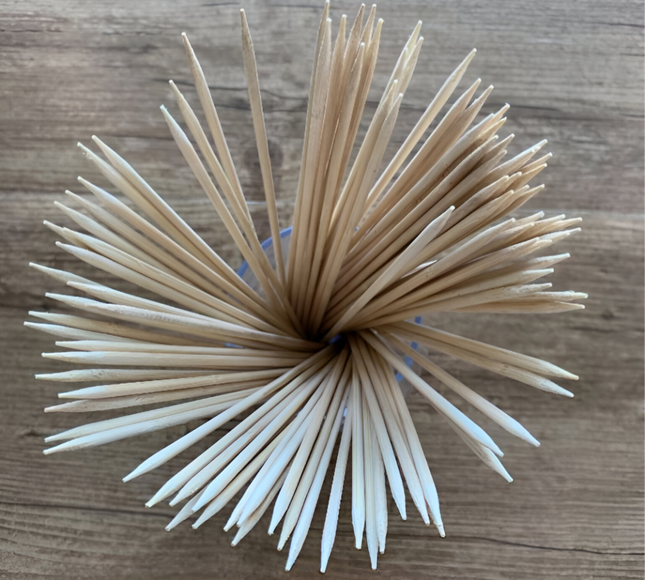 أسياخ خشبية للشواء من أعواد الخيزران