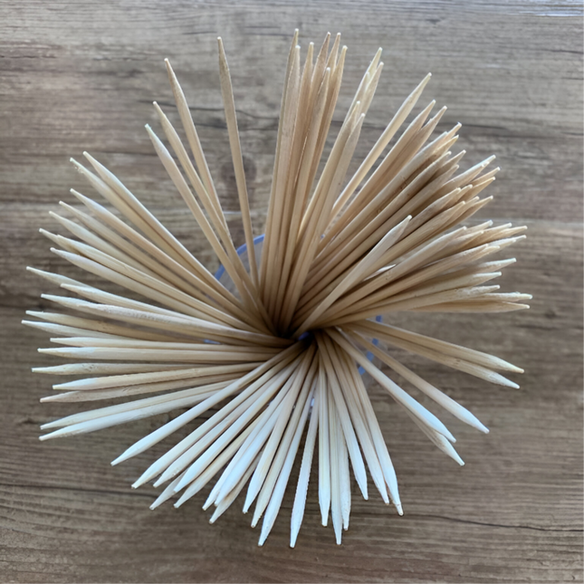 أسياخ خشبية للشواء من أعواد الخيزران