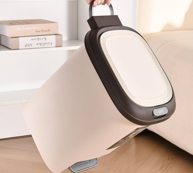 Plastic Trash Can Footsteps with Lid 10L