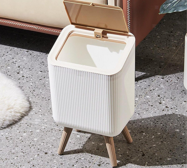 غطاء سلة المهملات