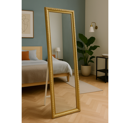 مرآة مستطيلة بإطار ذهبي