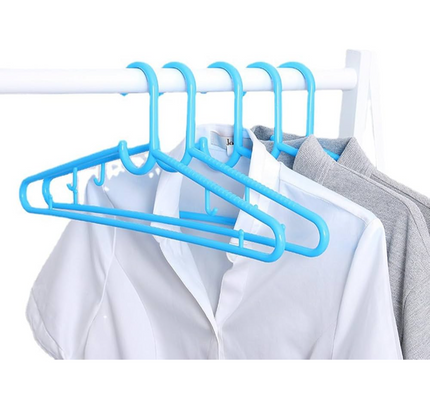 Plastic Cloth Hangers 5 Pcs Set