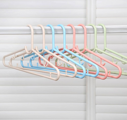 Plastic Cloth Hangers 5 Pcs Set