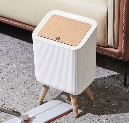 غطاء سلة المهملات