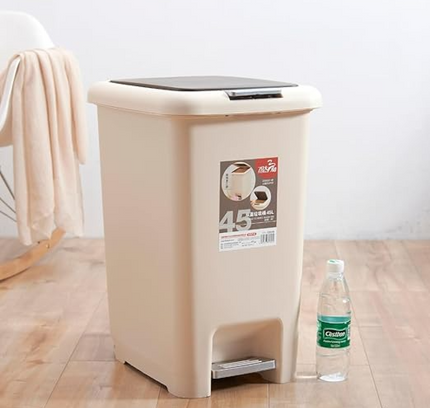 Plastic Trash Can Lid Press 45 Liter
